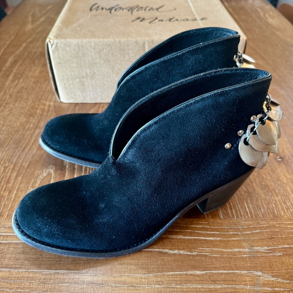 NIB black suede Matisse Understated Double Jay bootie 8.5 - Picture 5 of 14